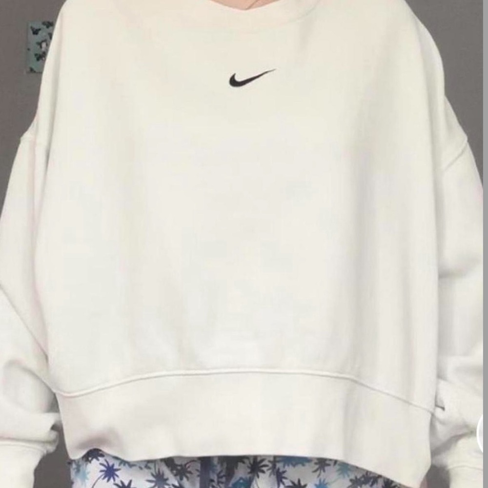White Nike crew